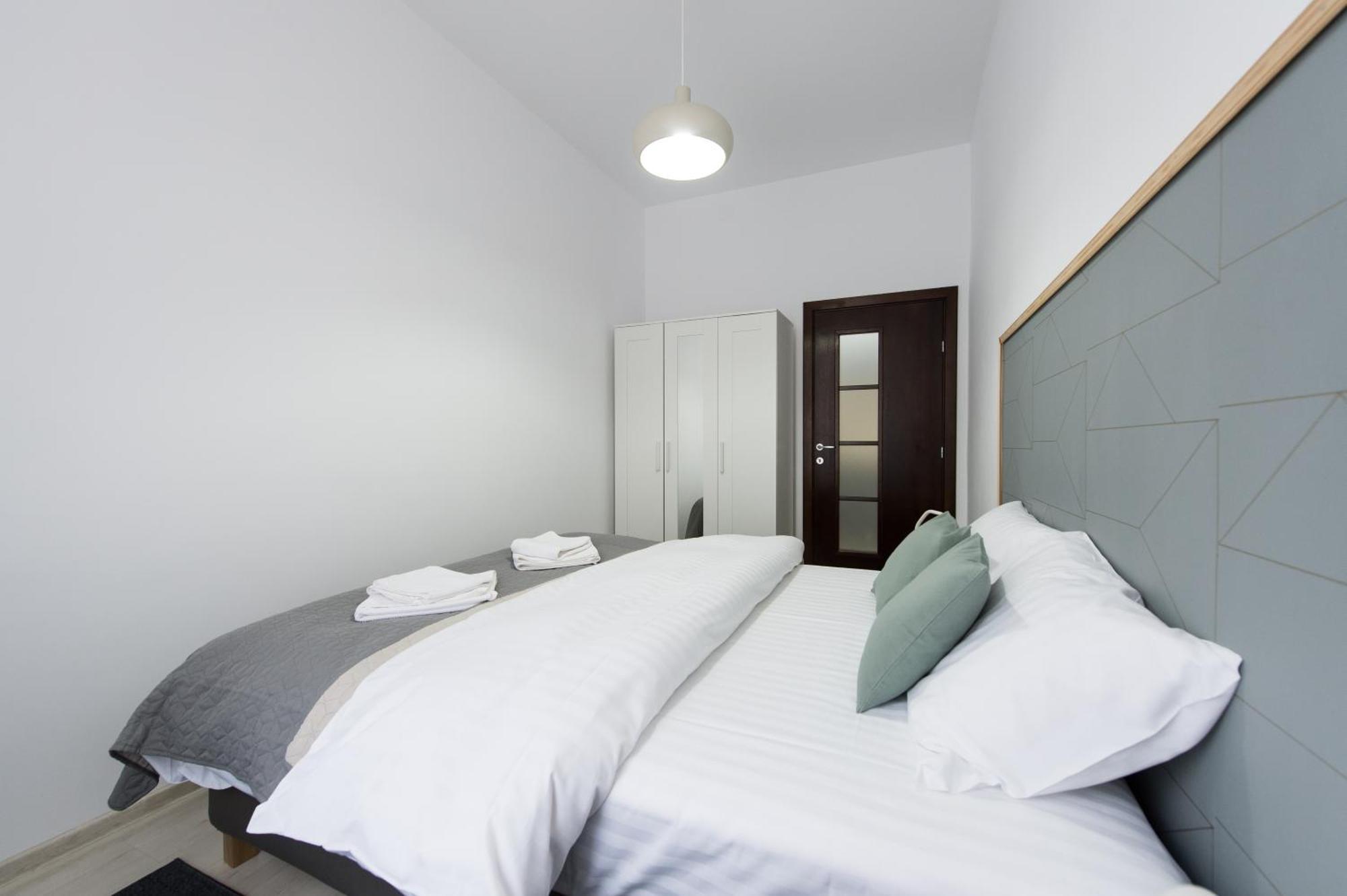 Apartamento Gorgeous Brasov Flat With Patio And Mountain Views Exterior foto