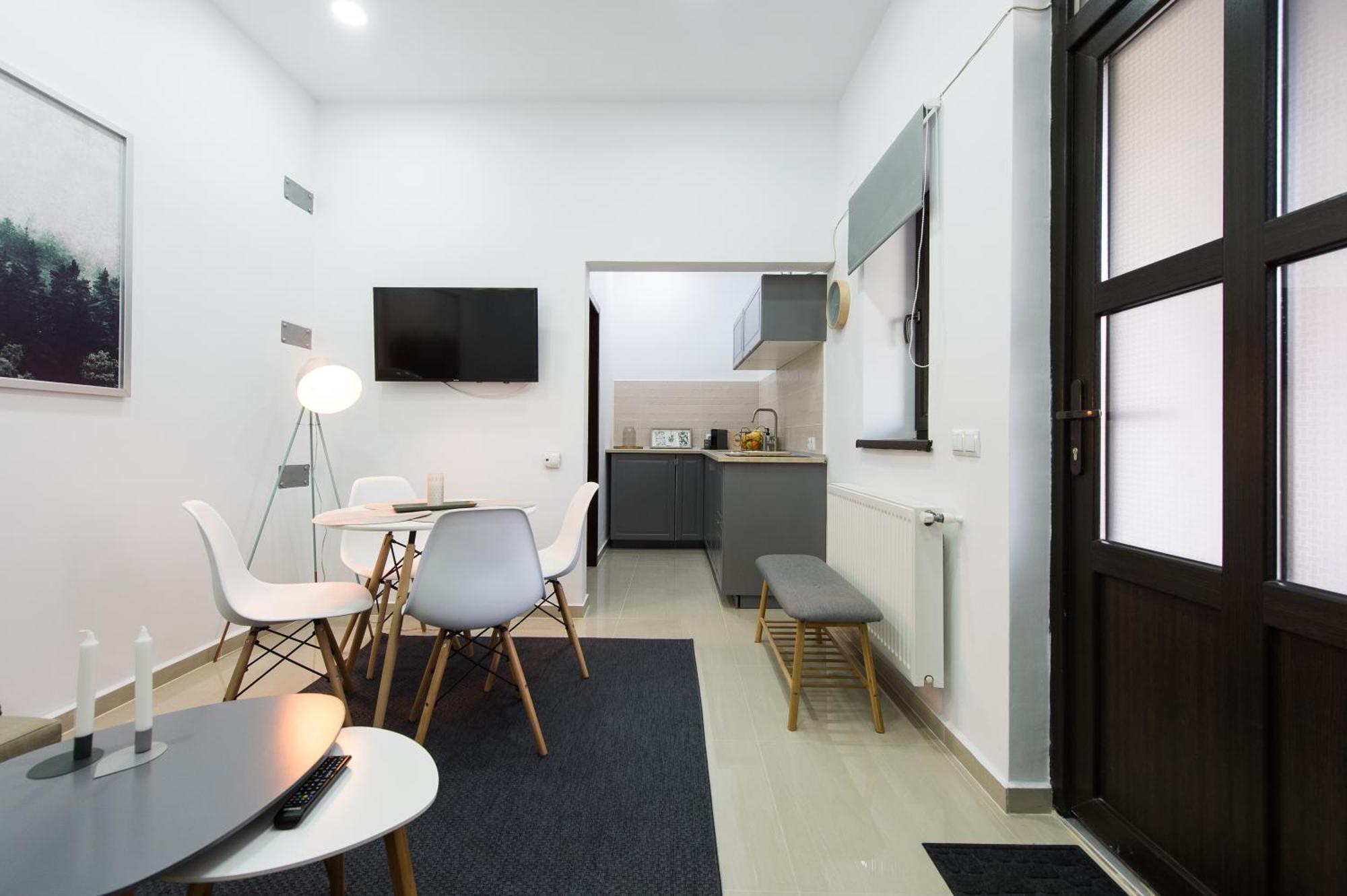 Apartamento Gorgeous Brasov Flat With Patio And Mountain Views Exterior foto